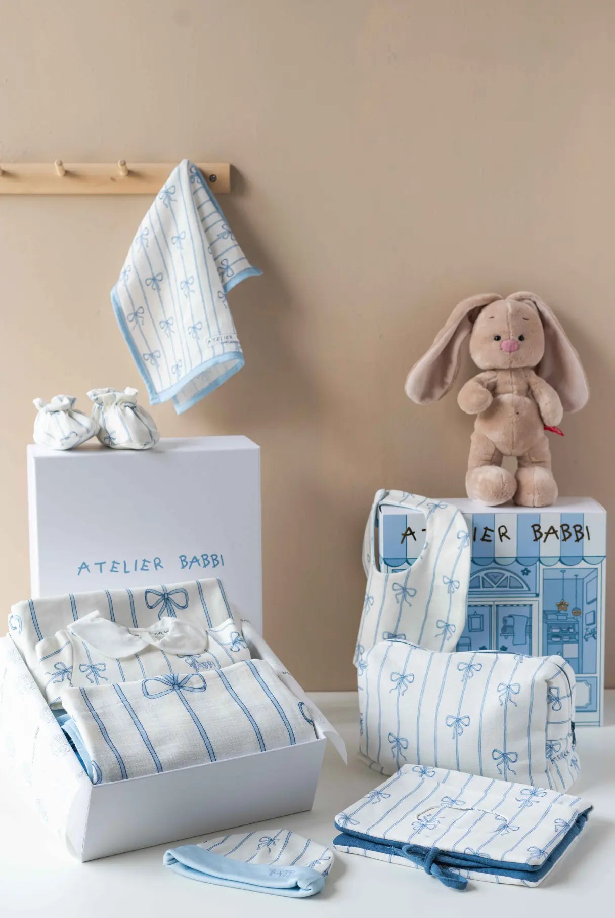 9-Piece Newborn Set - Ribbon/Blue