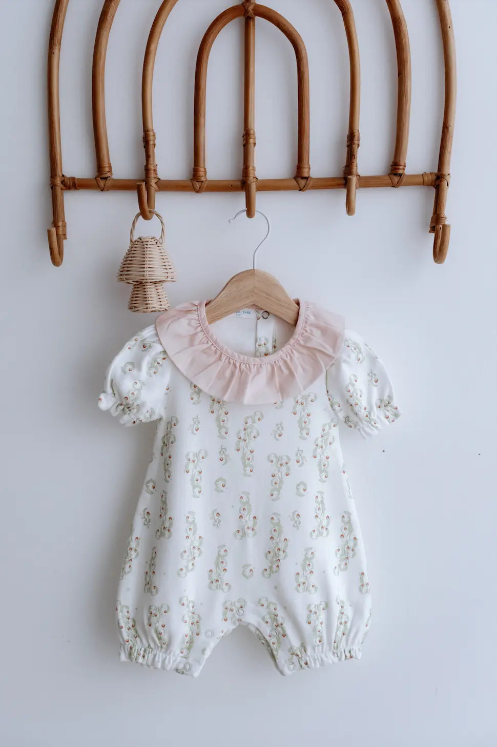 Strawberry-themed baby romper with embroidered fruit detail – Atelier Babbi USA collection