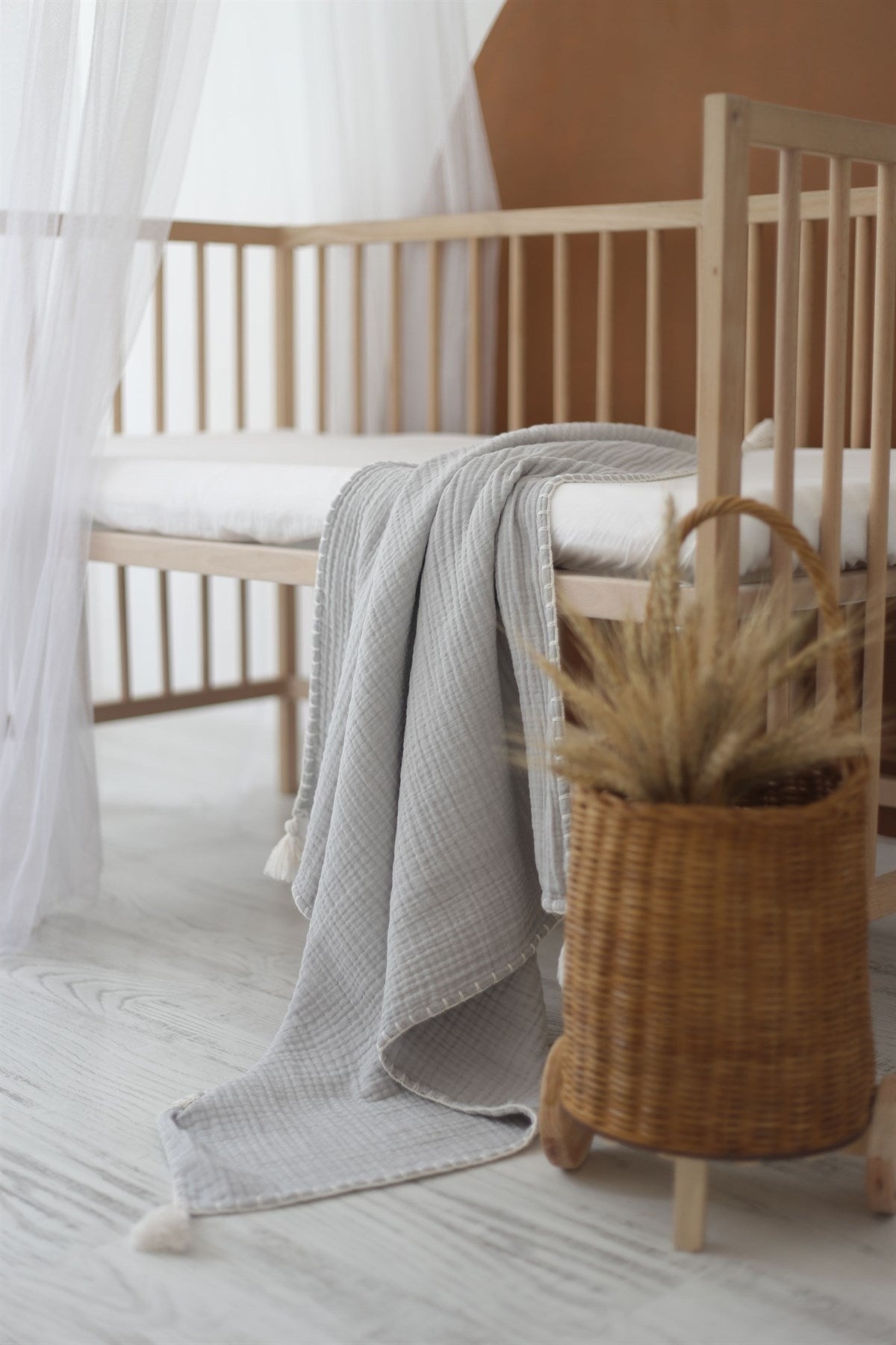 Hand-Embroidered Muslin Blanket - Gray/White