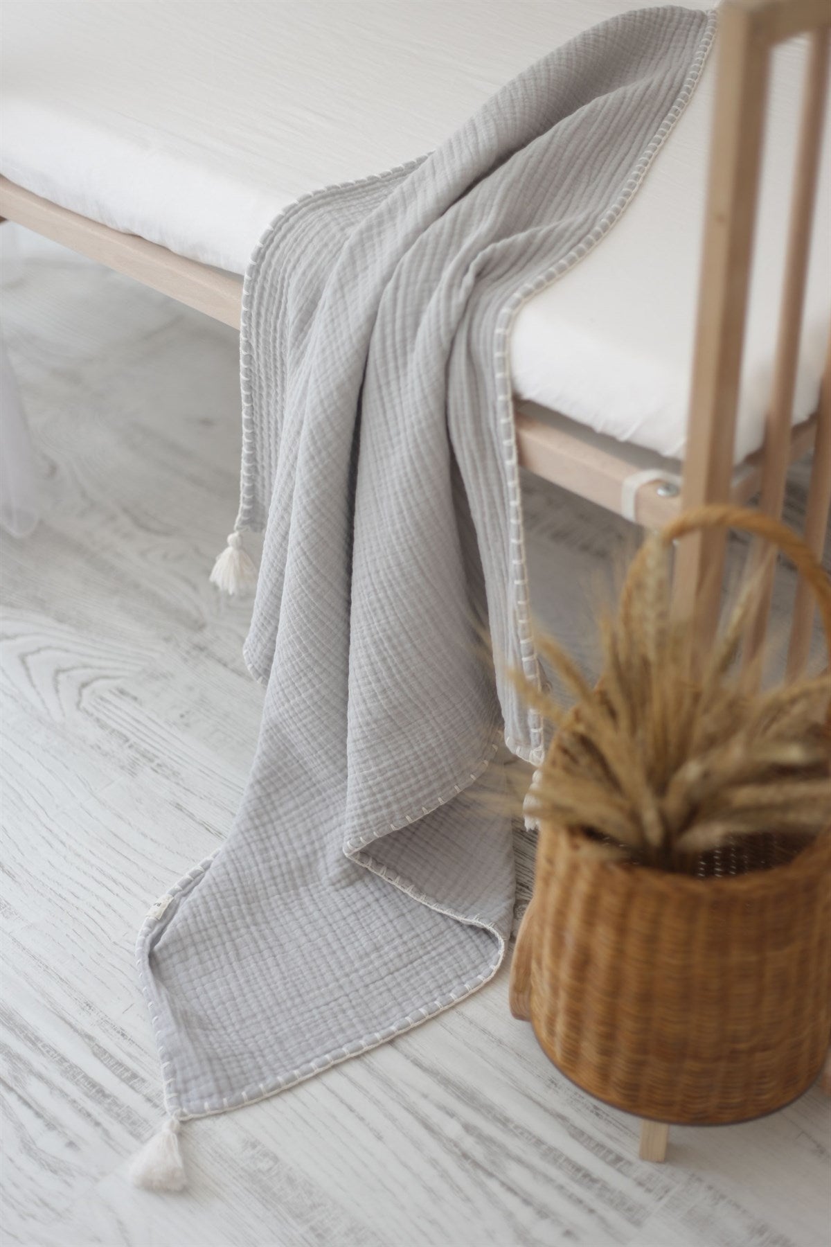 Hand-Embroidered Muslin Blanket - Gray/White