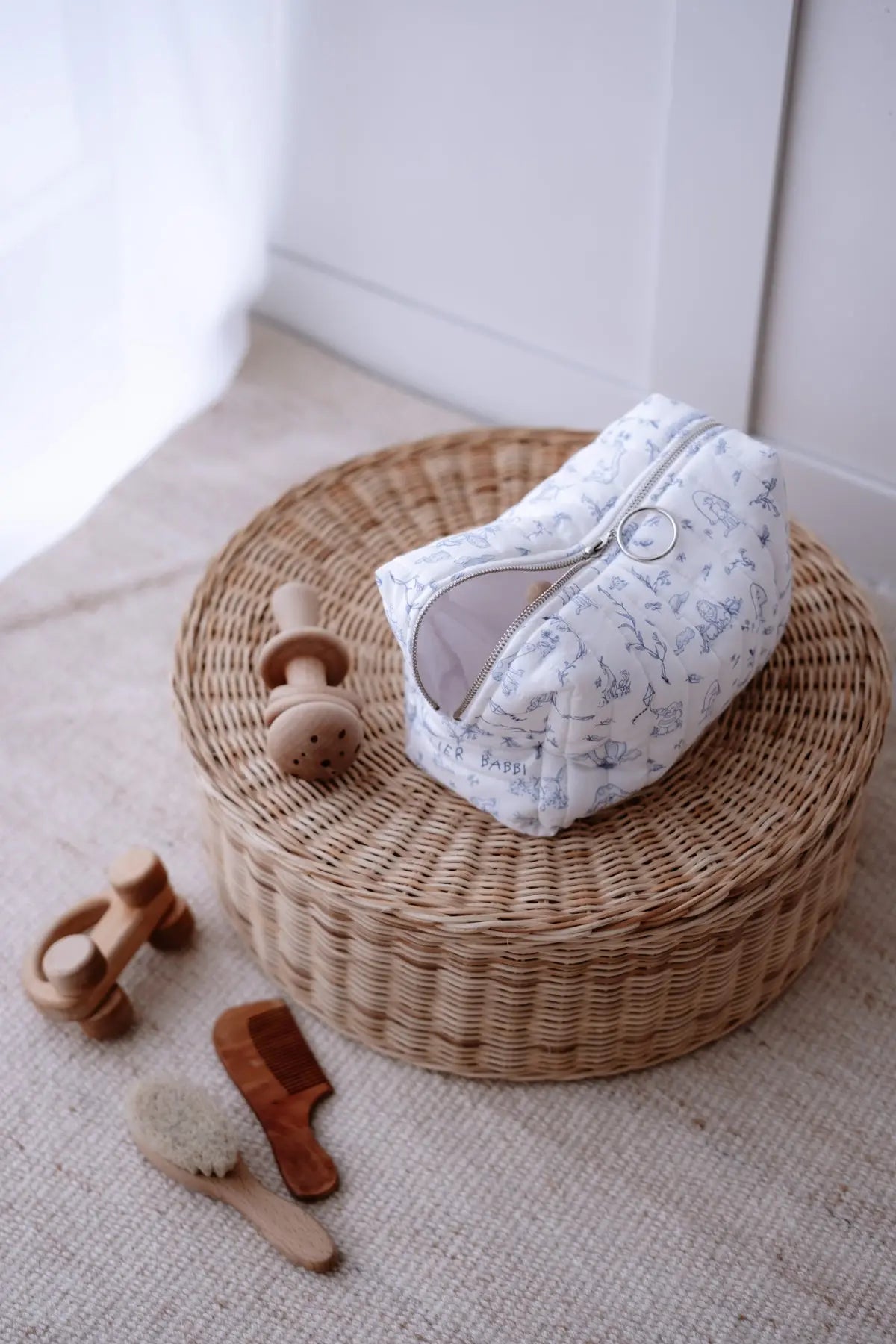 Diaper Pouch - Toile De Jouy/Blue