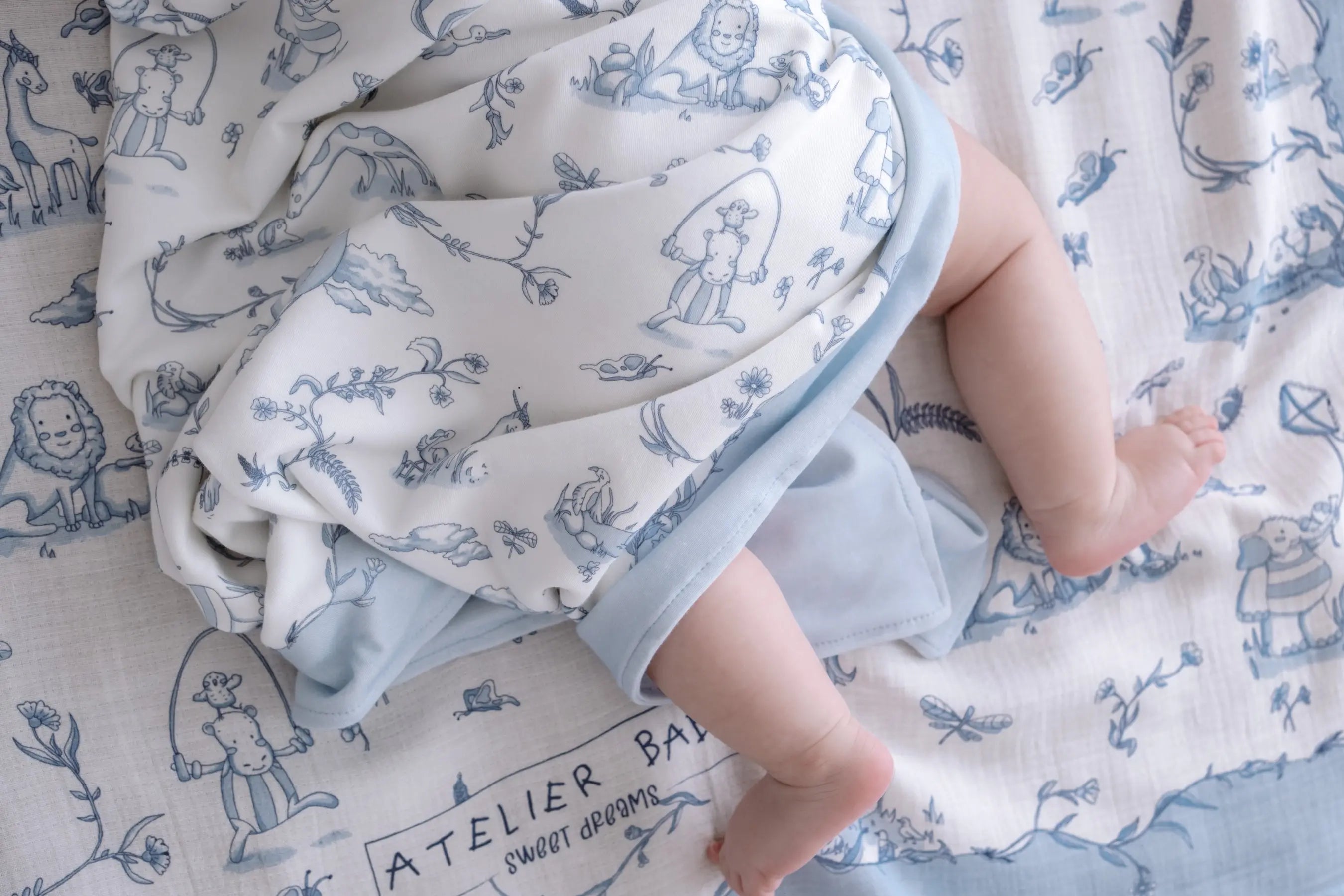 Double-Sided Baby Blanket - Toile De Jouy/Blue
