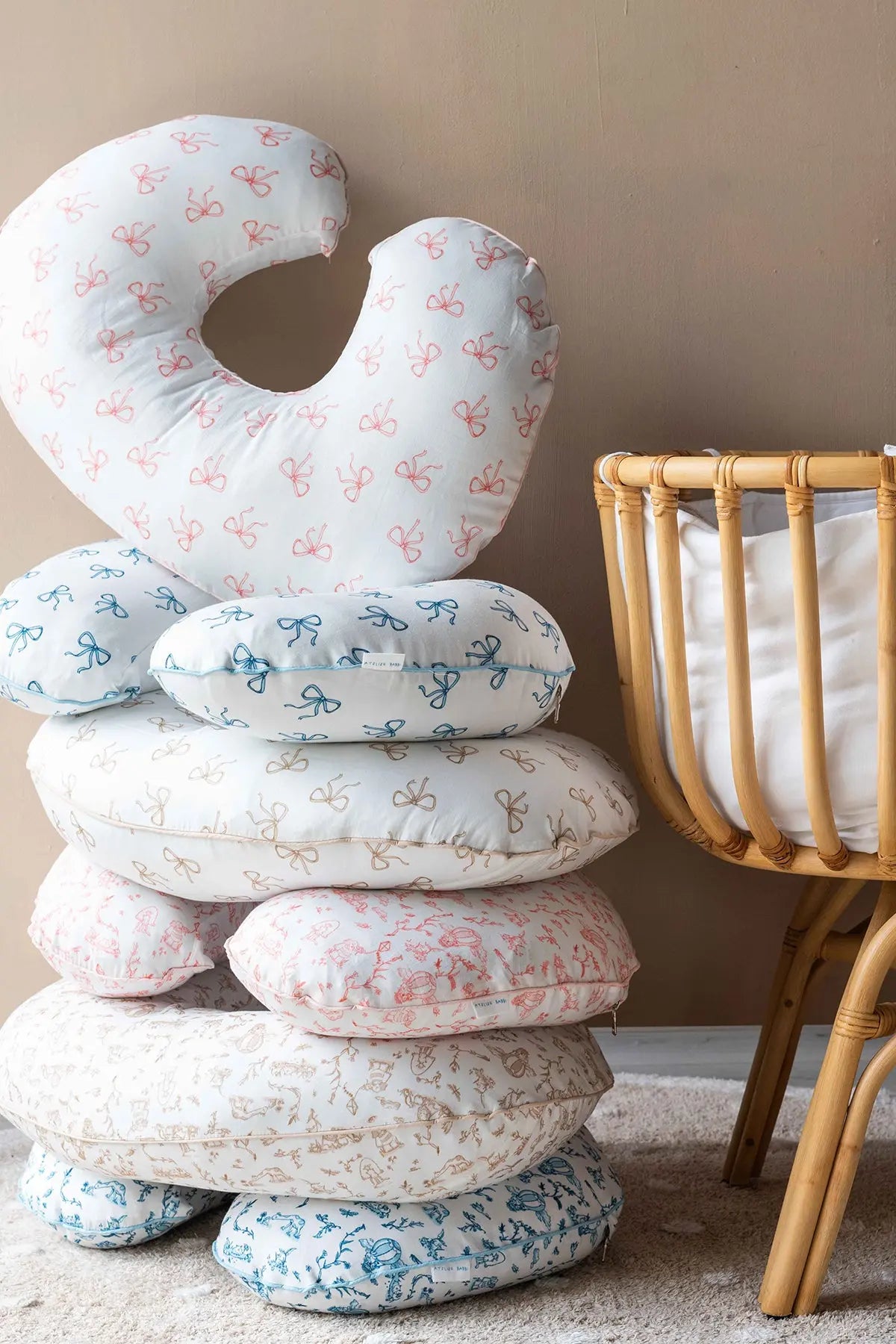 Nursing Pillow - Toile de Jouy / Blue