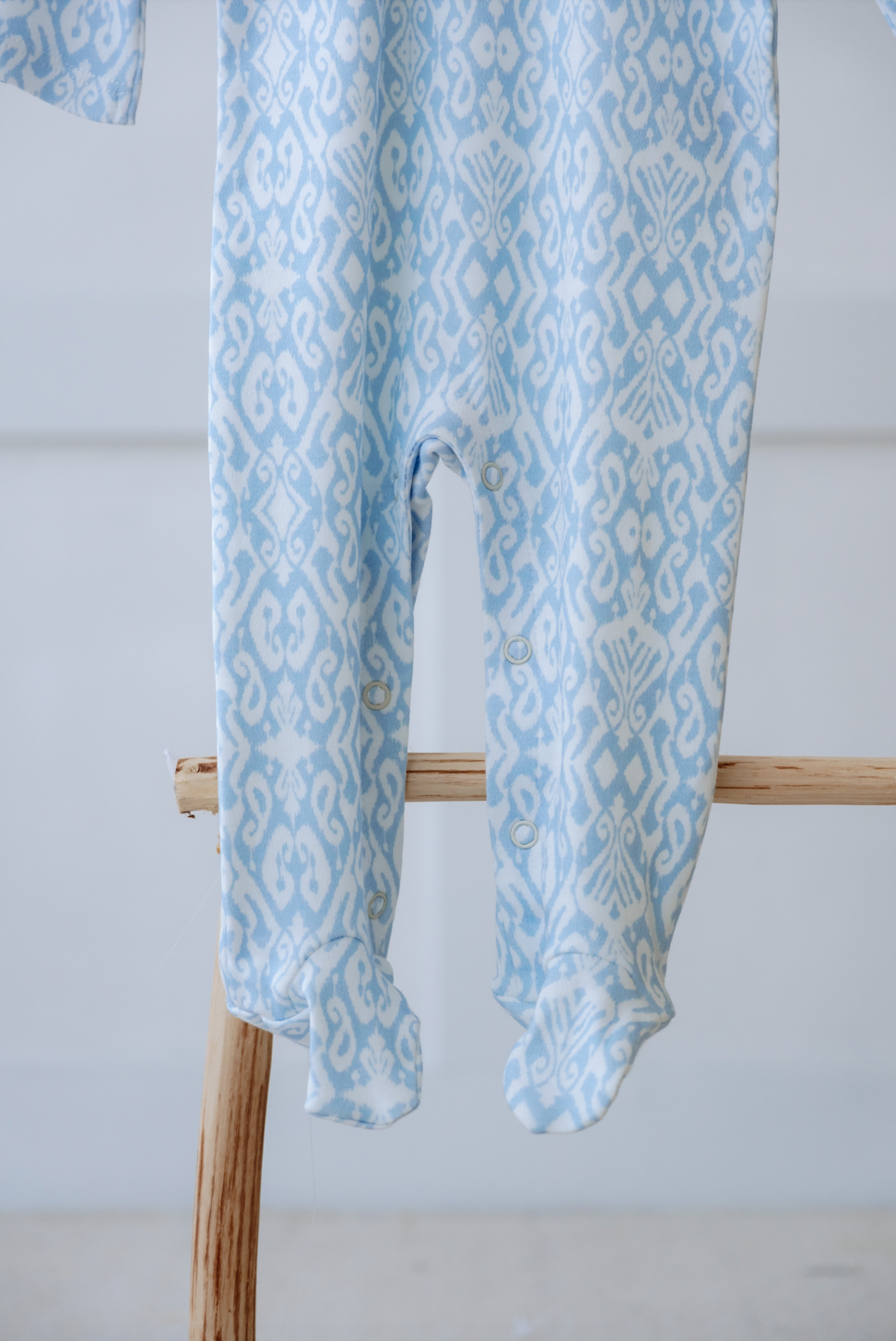 Comfortable baby sleepwear in blue tones