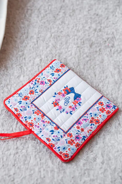 Wet Wipes & Diaper Clutch - Tiny Flowers / Red