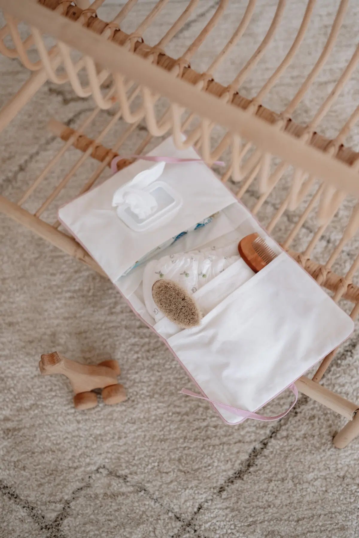 Wet Wipes & Diaper Clutch - Tiny Flowers / Pink