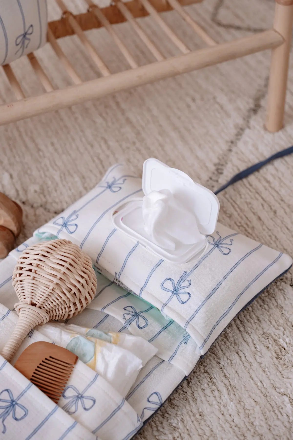 Wet Wipes & Diaper Clutch - Ribbon/Blue