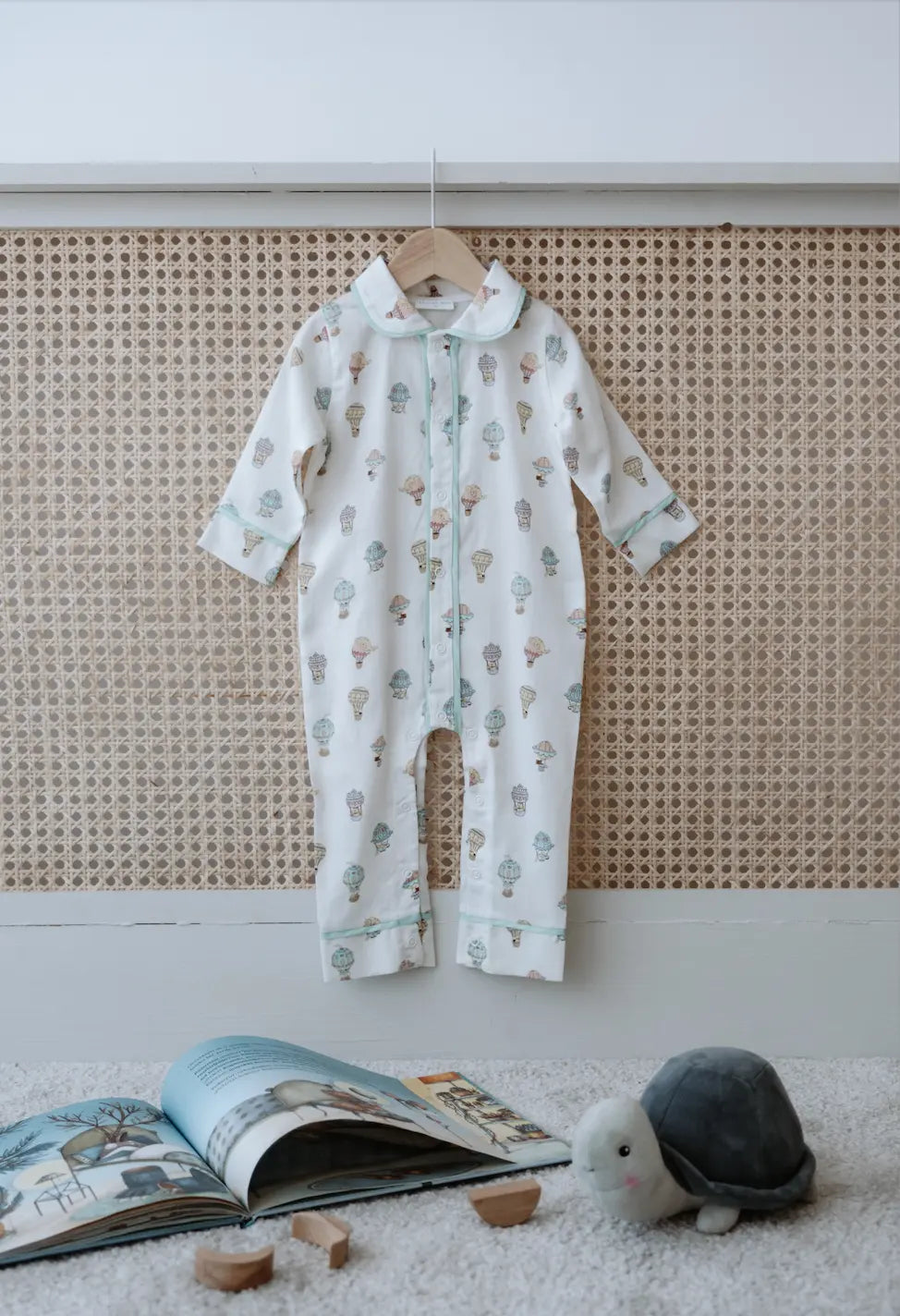 Baby jumpsuit with hot air balloon design
