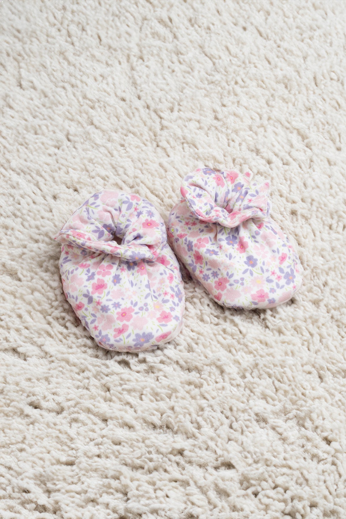 Booties - Tiny Flowers/Pink