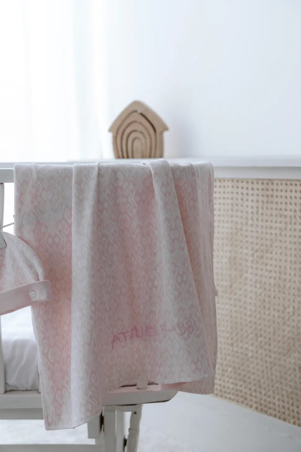 Cozy cotton blanket for baby girls