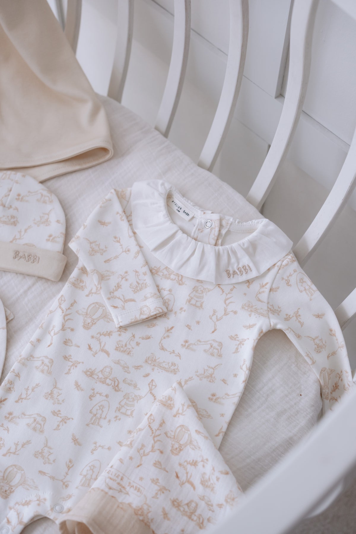 4-Piece Newborn Set - Toile de Jouy / Beige