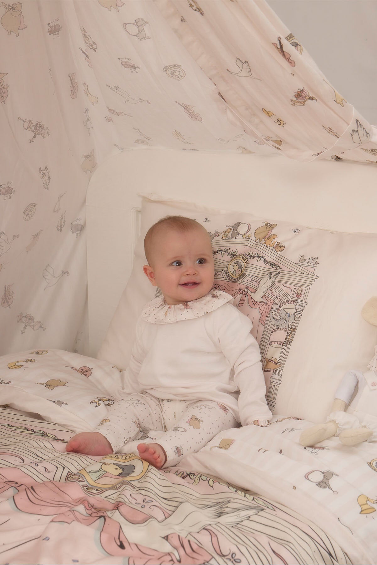 Theatre Pink 3-Piece Baby Set – Long-Sleeve Top, Pants & Short-Sleeve Bodysuit