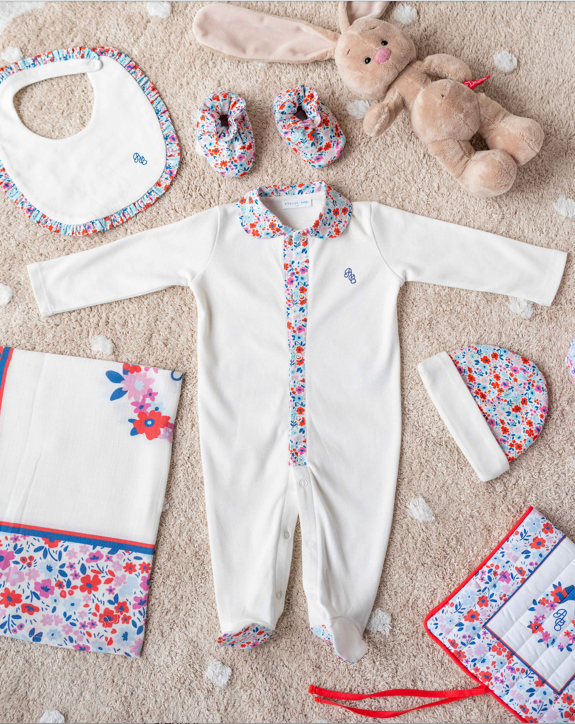 5-Piece Newborn Set - Tiny Flowers / Red