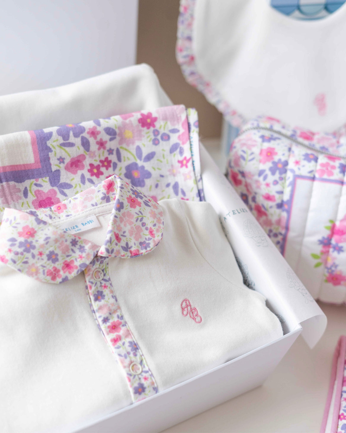 5-Piece Newborn Set - Tiny Flowers / Pink