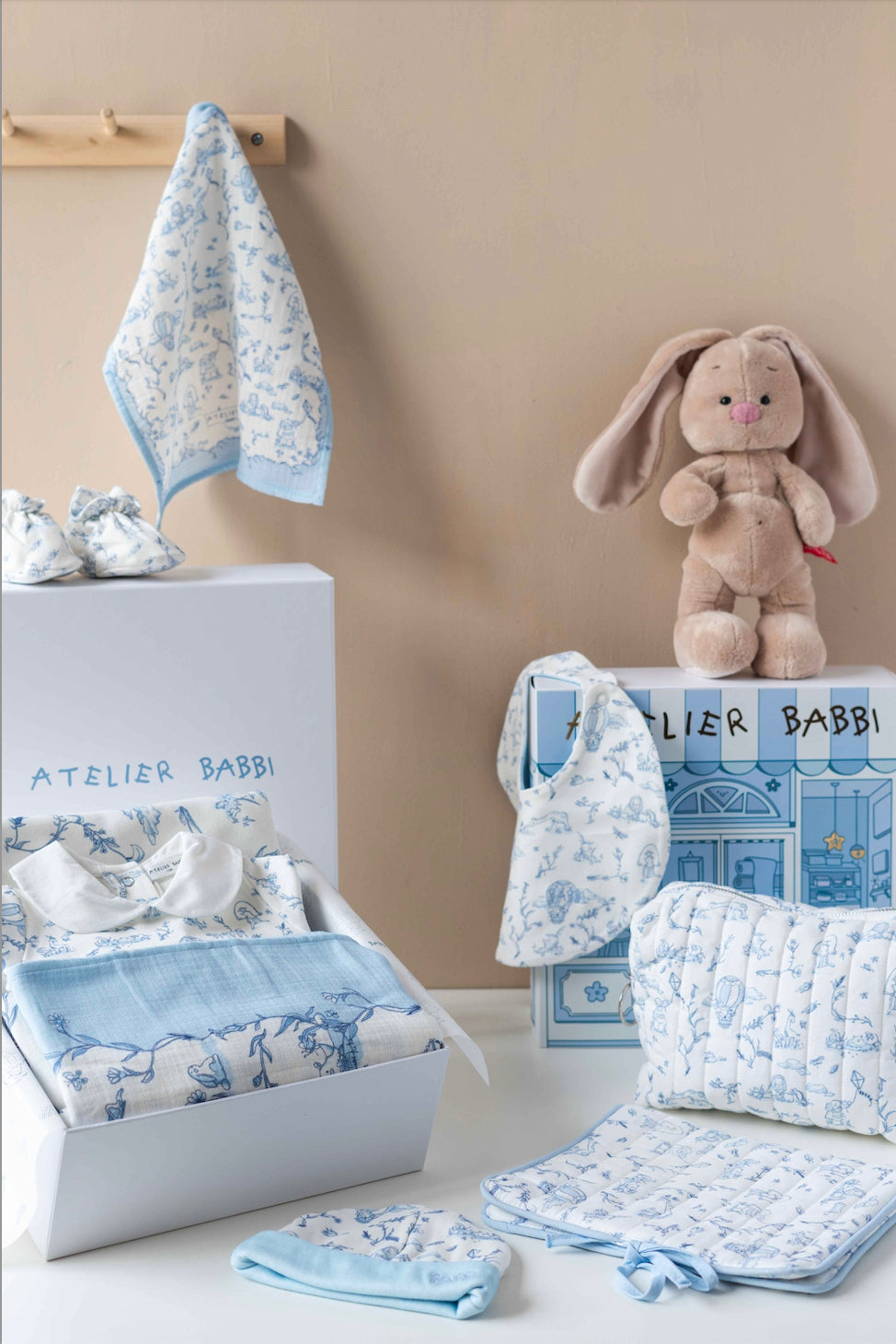 5-Piece Newborn Set - Toile De Jouy/Blue