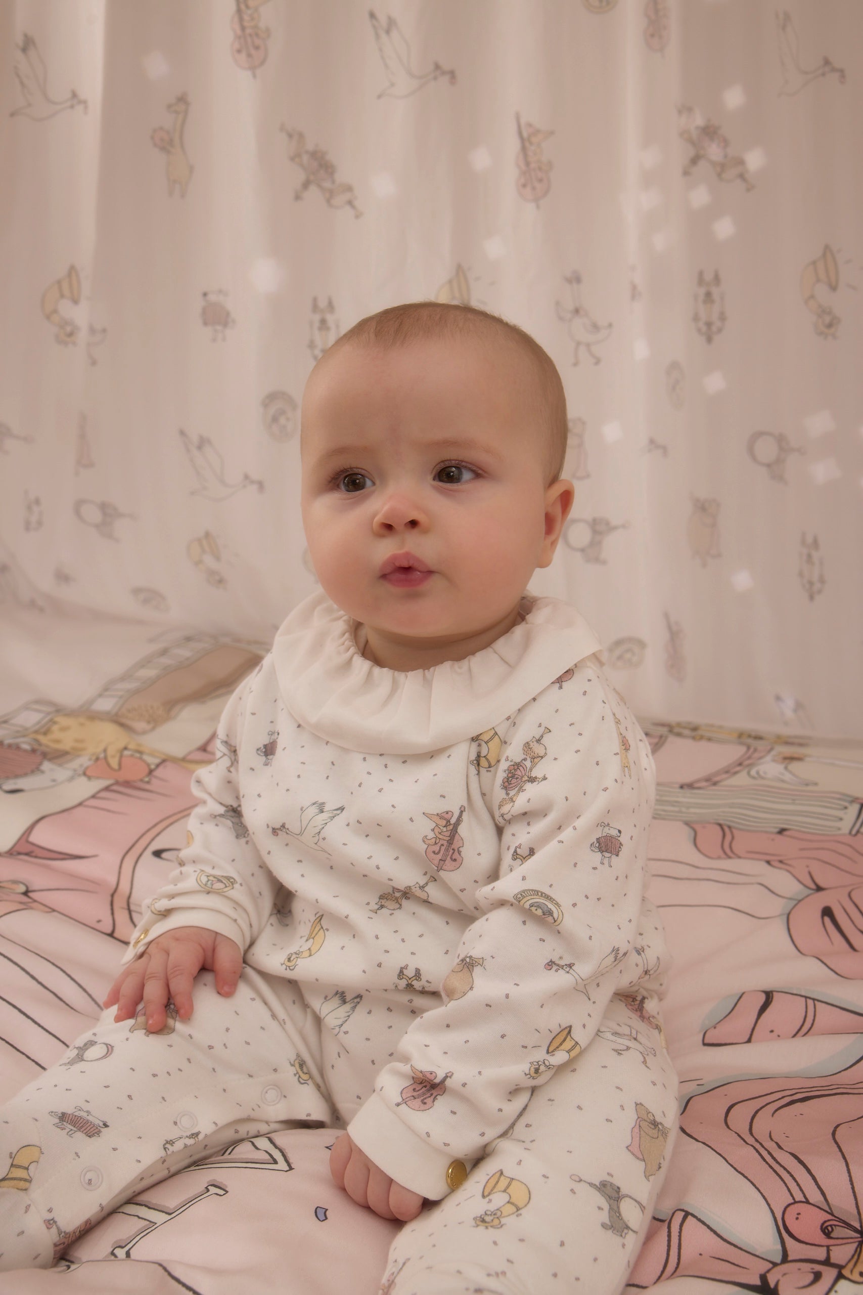 Footed Onesie - Theatre / Pink