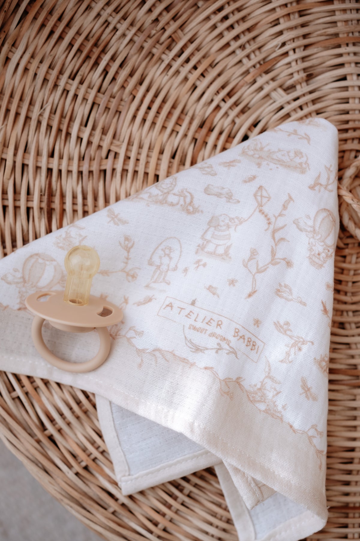 Burp Cloth - Toile De Jouy/Beige