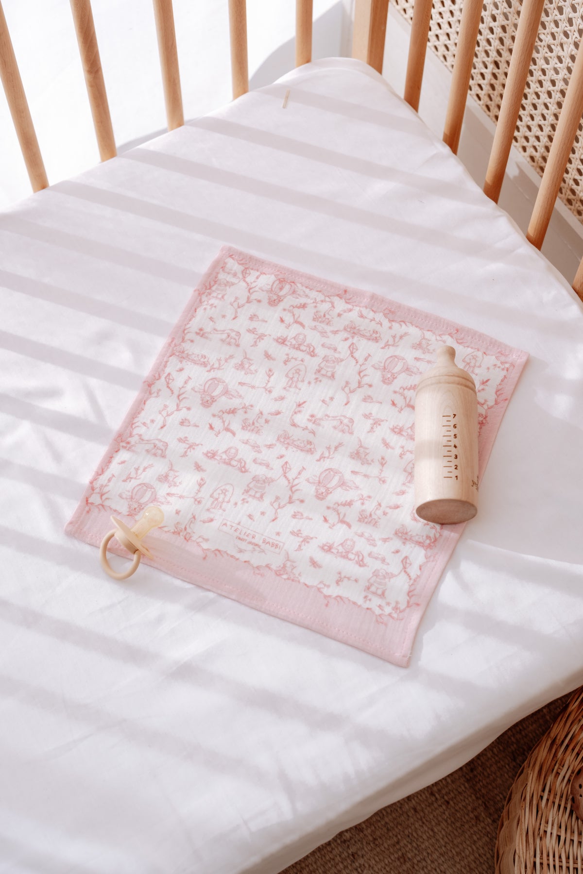 Burp Cloth - Toile De Jouy/Pink