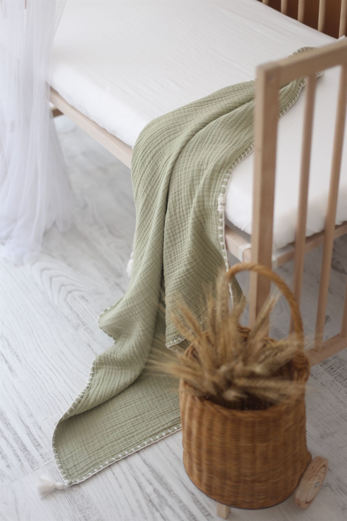 Hand-Embroidered Muslin Blanket - Green/Ecru