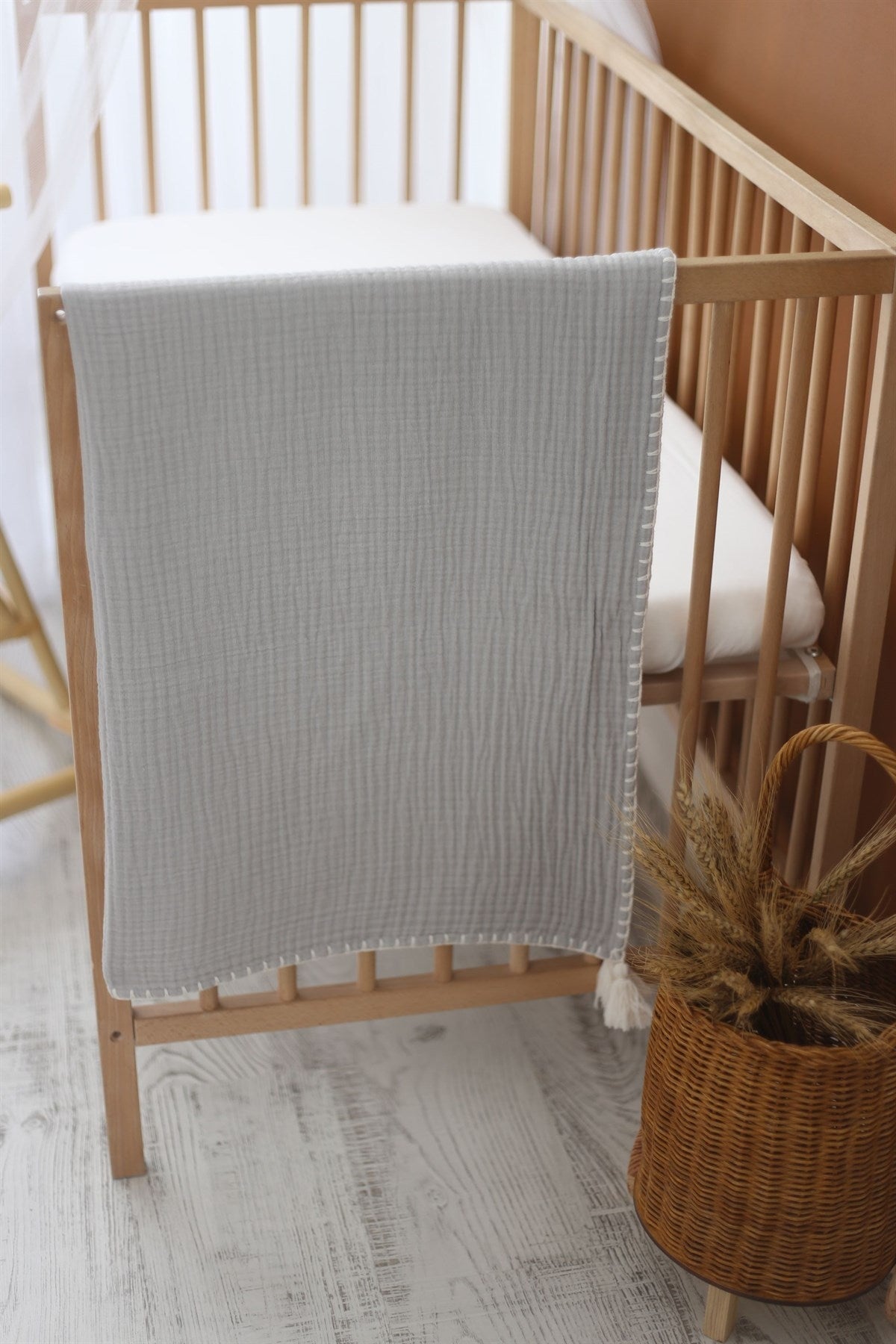 Hand-Embroidered Muslin Blanket - Gray/White