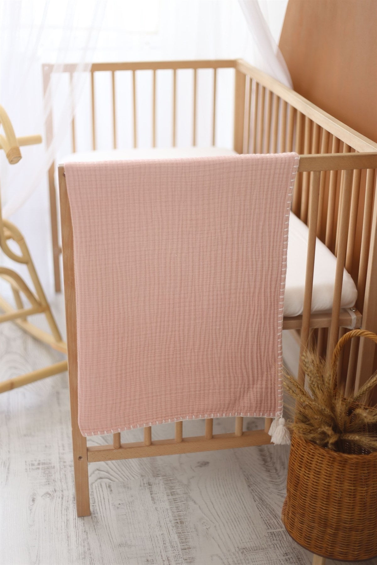 Hand-Embroidered Muslin Blanket - Blush/Ecru