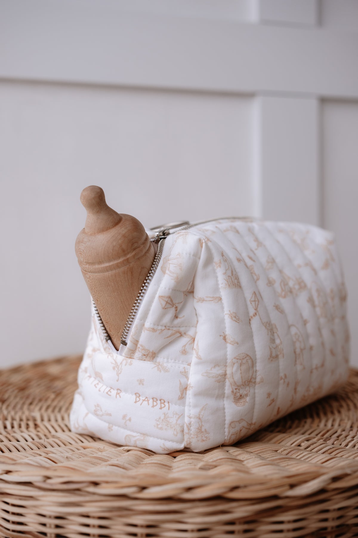 Diaper Pouch - Toile De Jouy/Beige