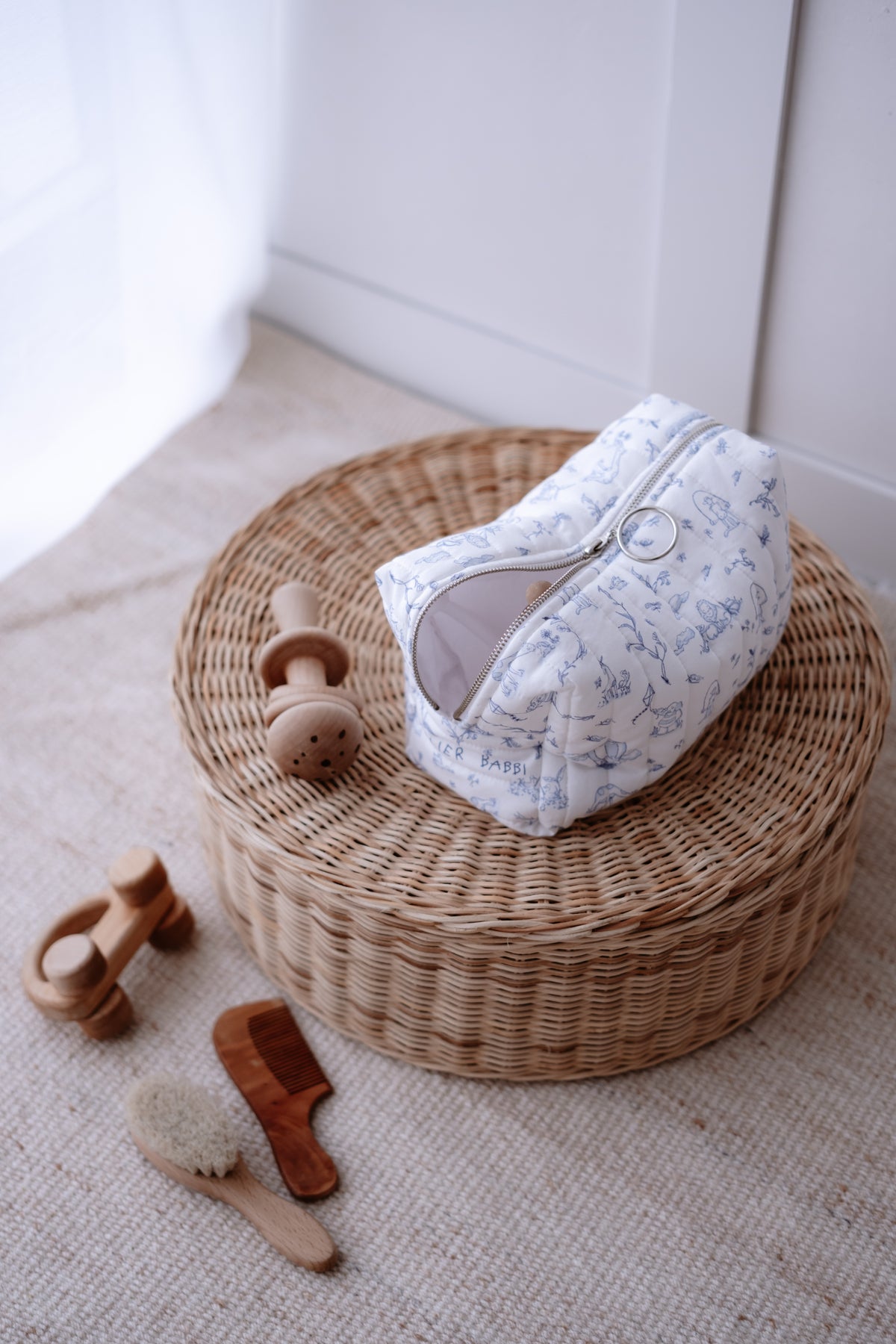 Diaper Pouch - Toile De Jouy / Blue