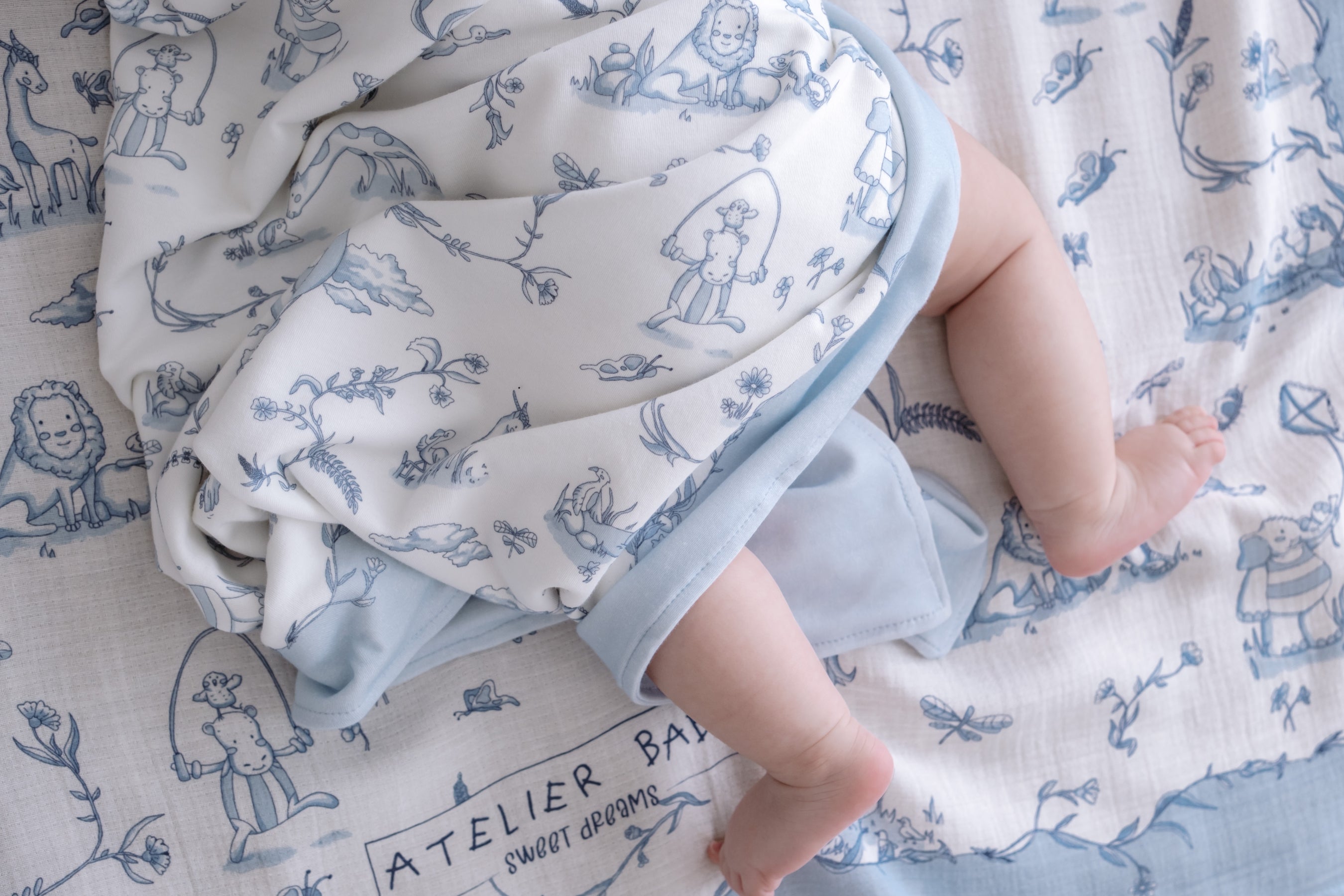 Double-Sided Blanket - Toile De Jouy/Blue