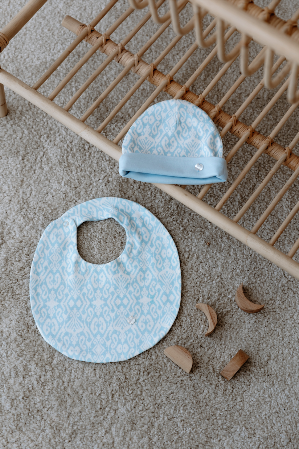 Newborn Bib & Hat Set - Ikat / Blue