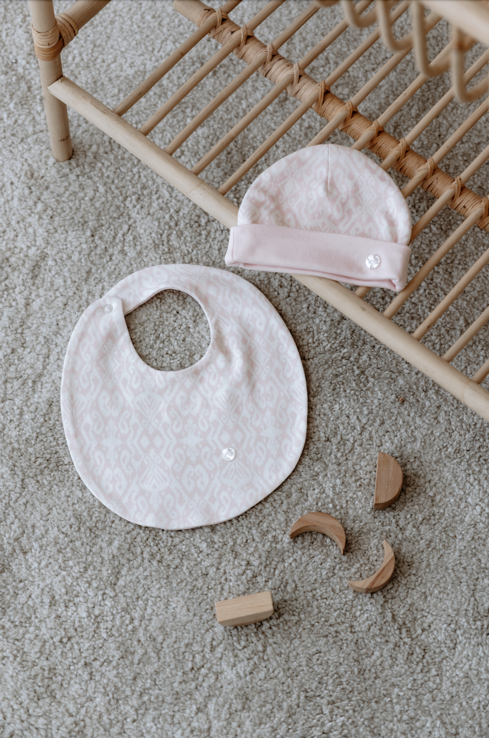 Newborn Bib & Hat Set - Ikat / Pink