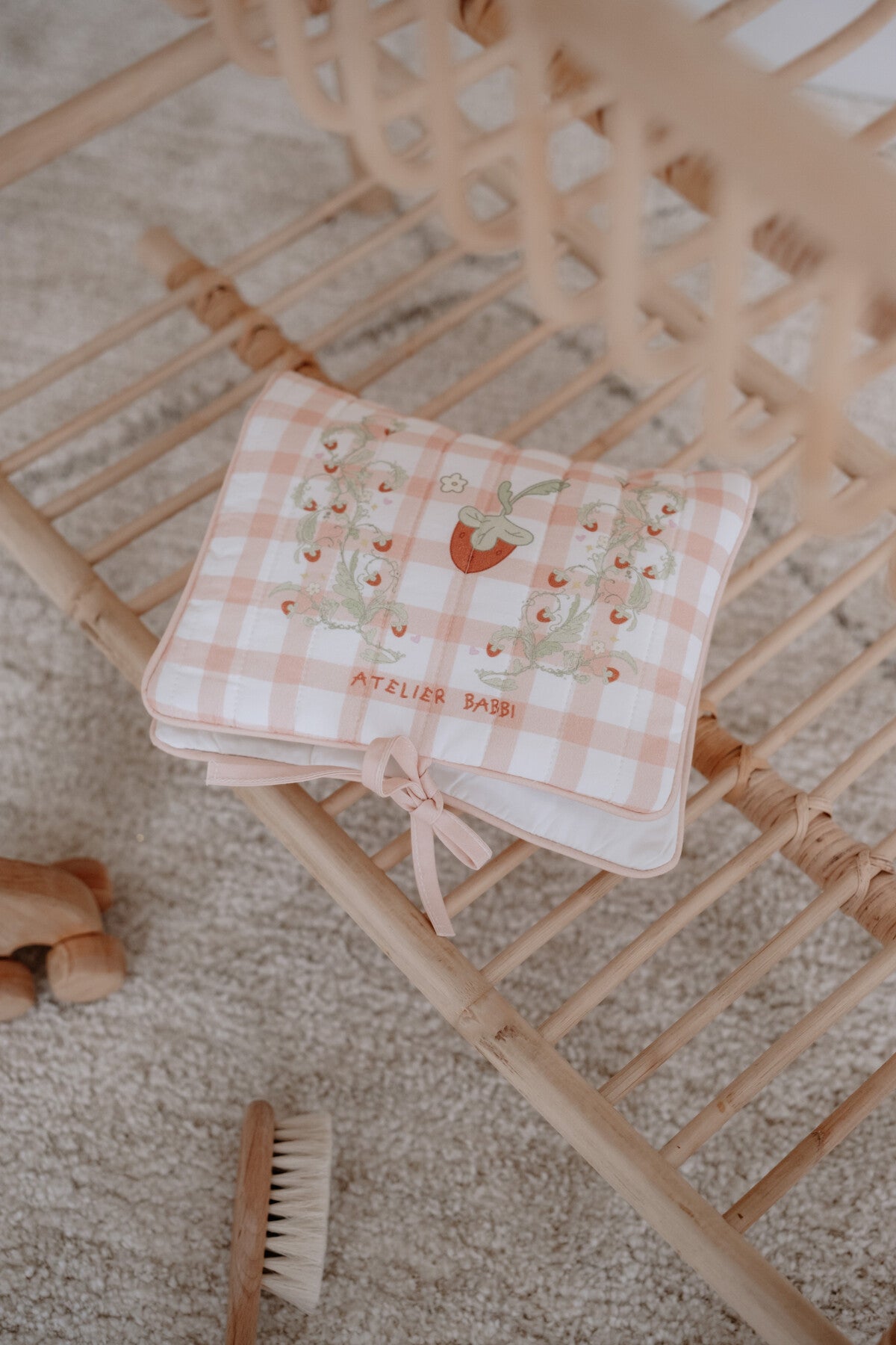 Wet Wipes and Diaper Clutch - Strawberry