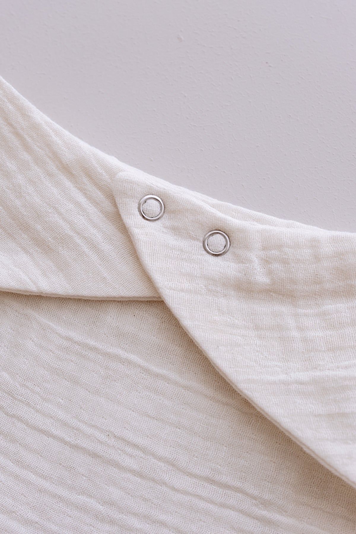 Muslin Bib - Ecru