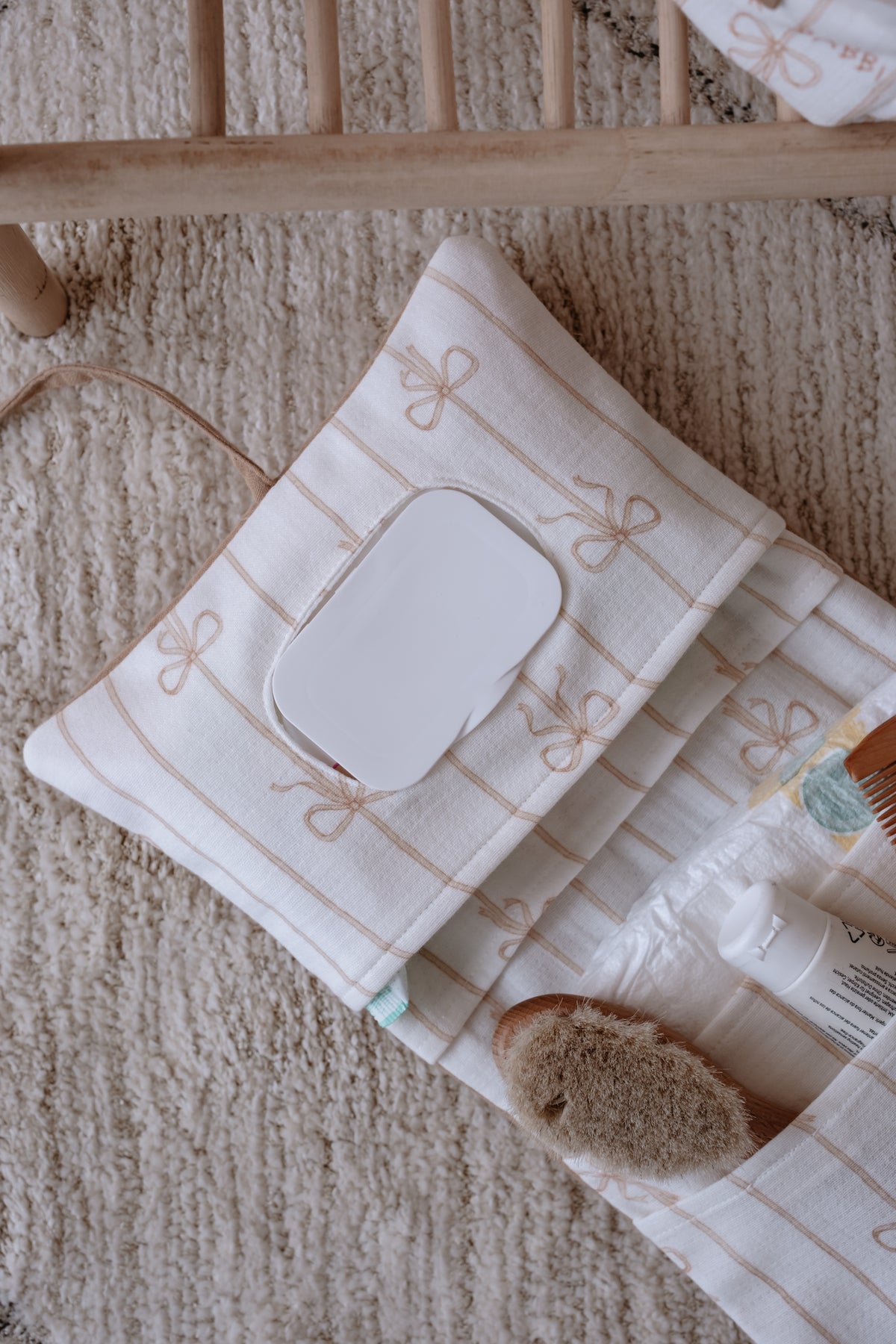 Wet Wipes and Diaper Clutch - Ribbon/Beige