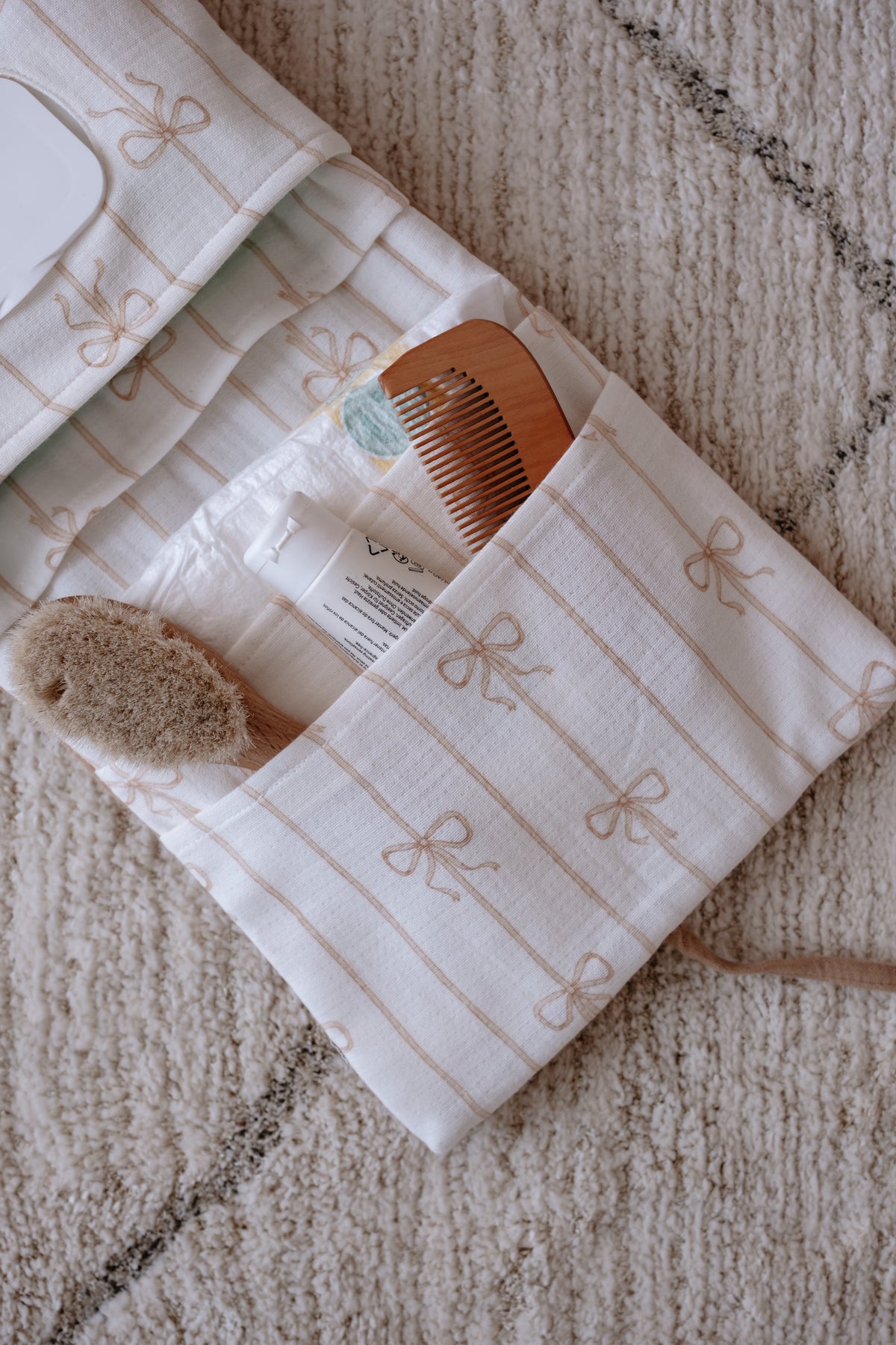 Wet Wipes and Diaper Clutch - Ribbon/Beige