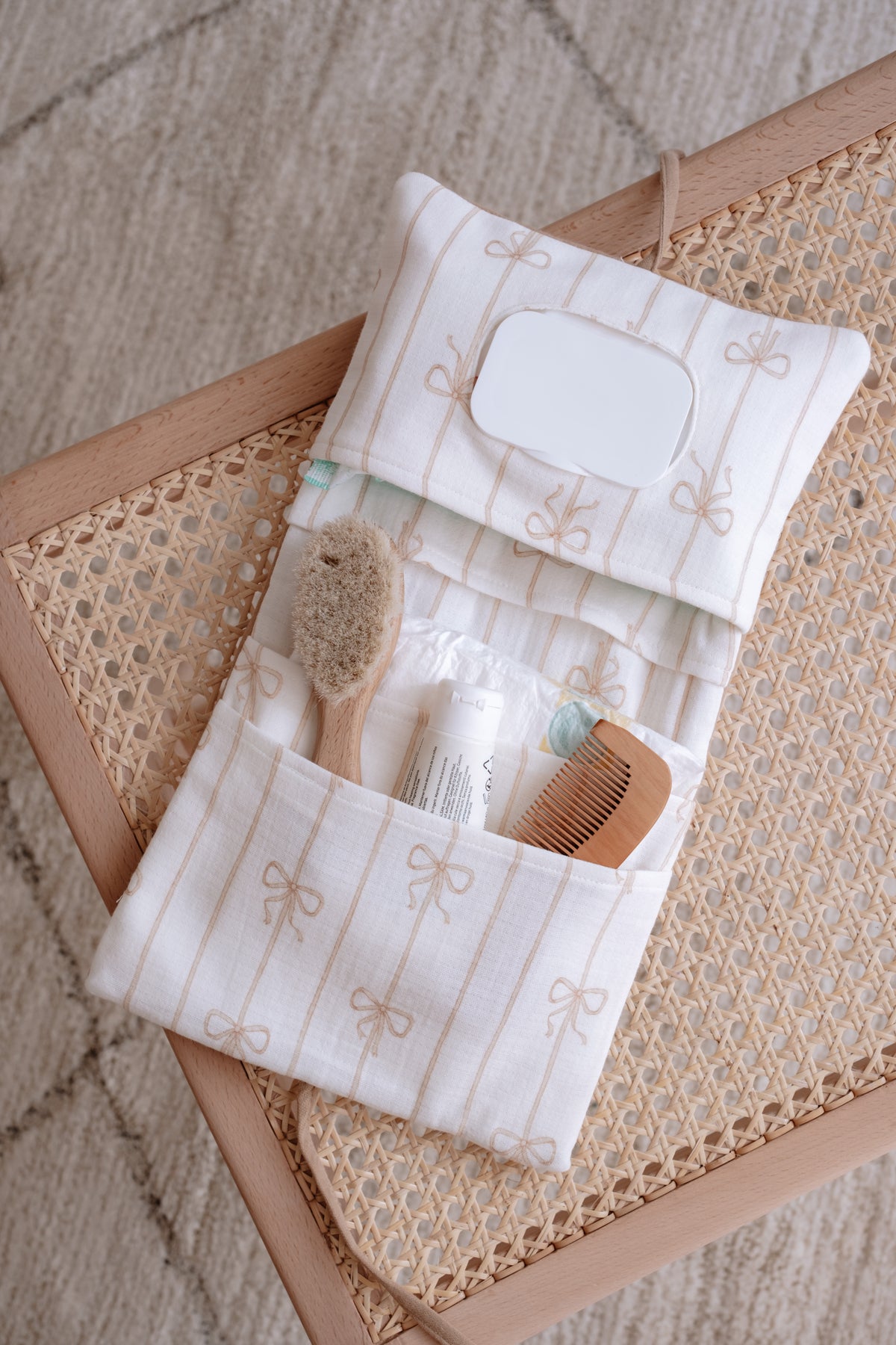 Wet Wipes and Diaper Clutch - Ribbon/Beige