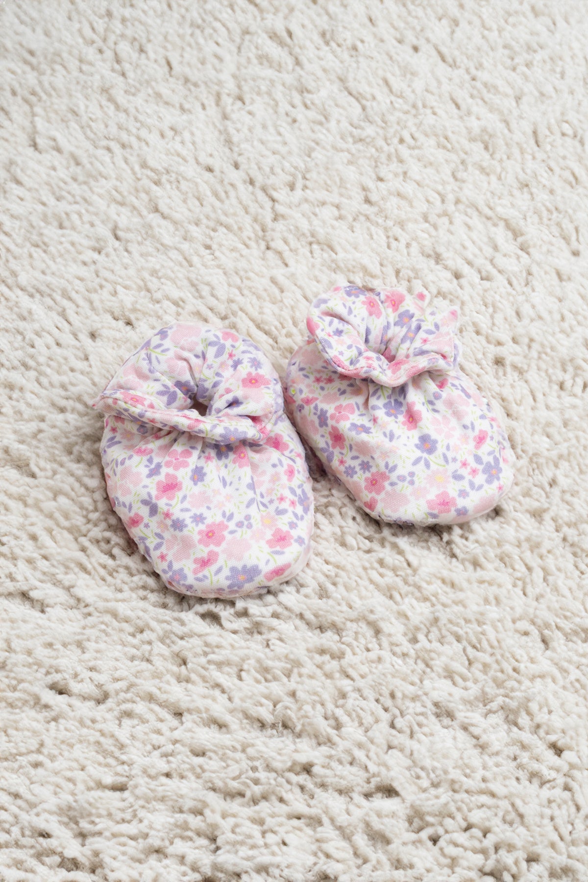 Booties - Tiny Flowers/Pink