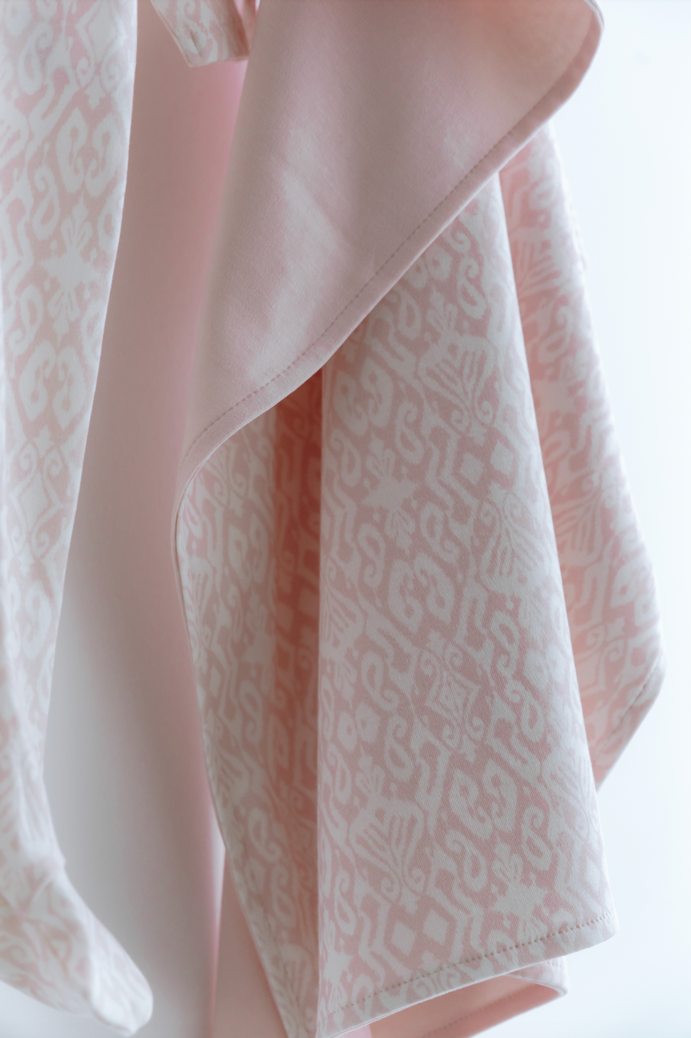 Double-Sided Blanket - Ikat / Pink