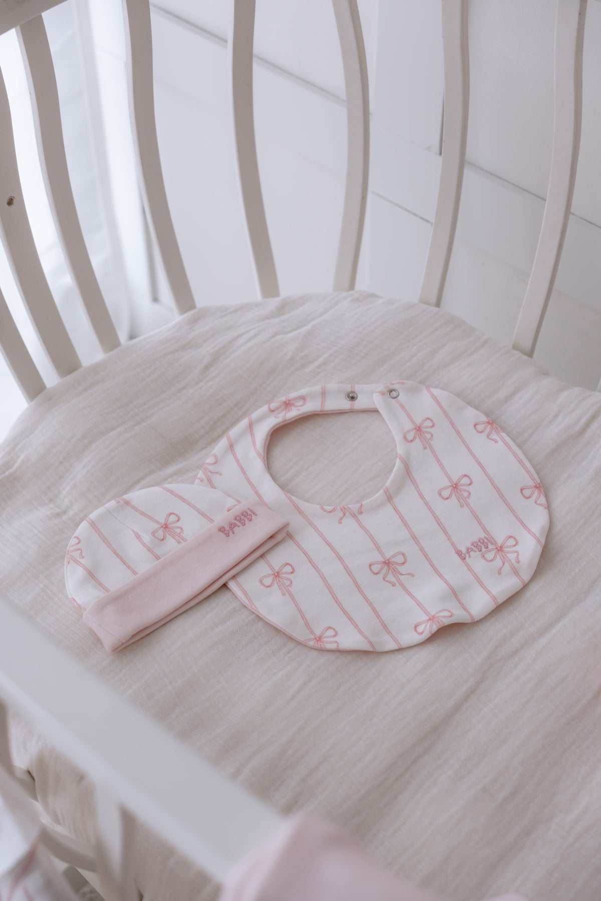 Newborn Bib & Hat Set - Ribbon/Pink