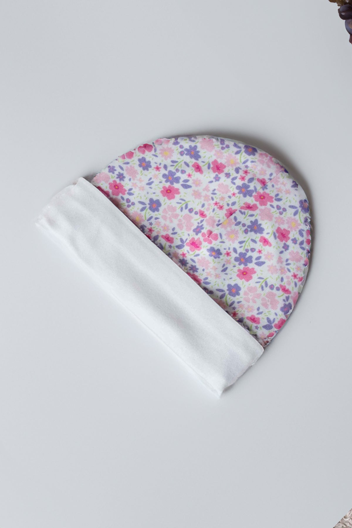 Newborn Hat - Tiny Flowers / Pink