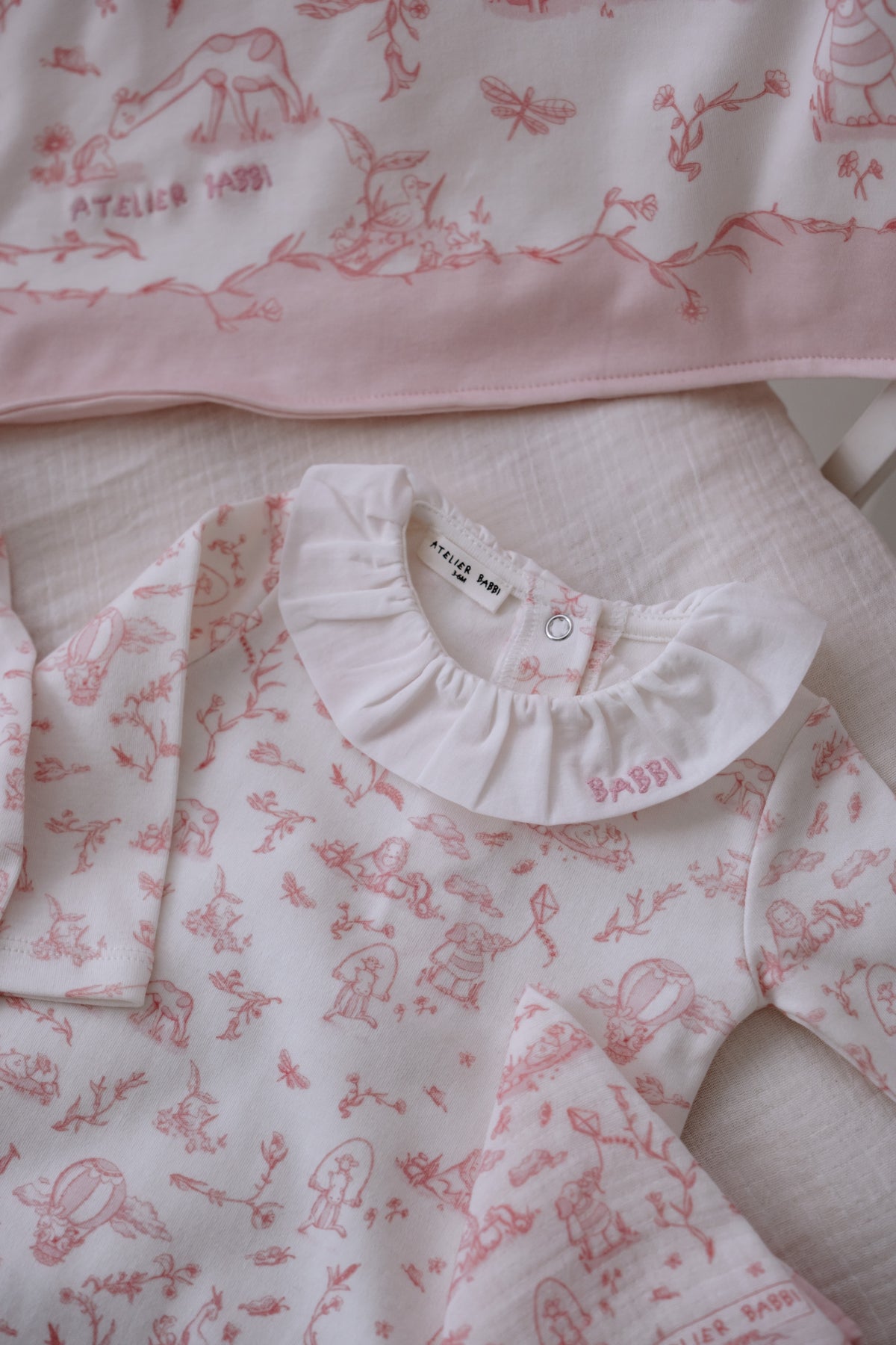 5-Piece Newborn Set - Toile De Jouy/Pink